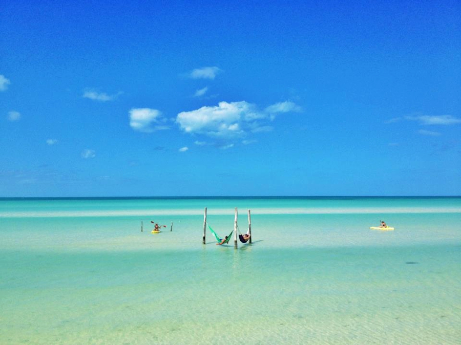 acapulco-chairs-mexico-villas-flamingos-holbox_0003